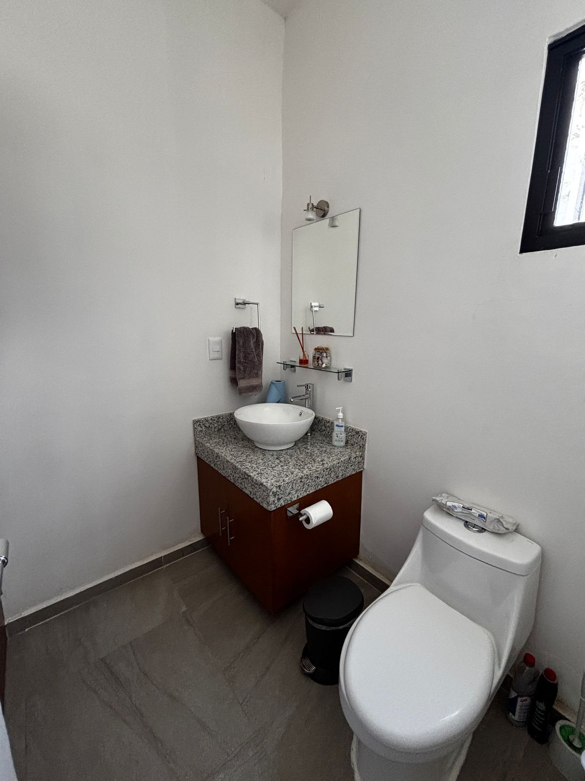 4 de 15: Medio Baño