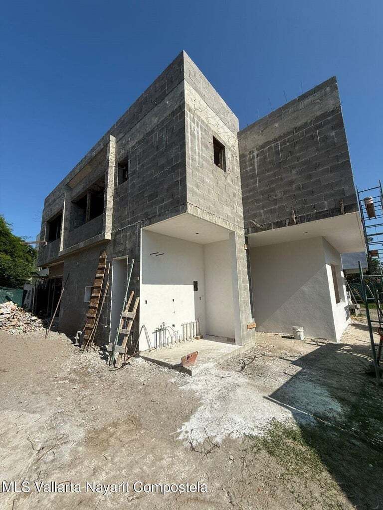 5 of 9: EN CONSTRUCCIÓN