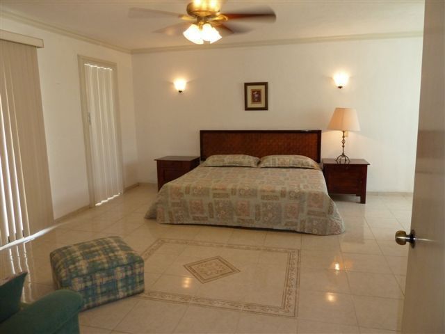 7 de 9: Cuarto principal