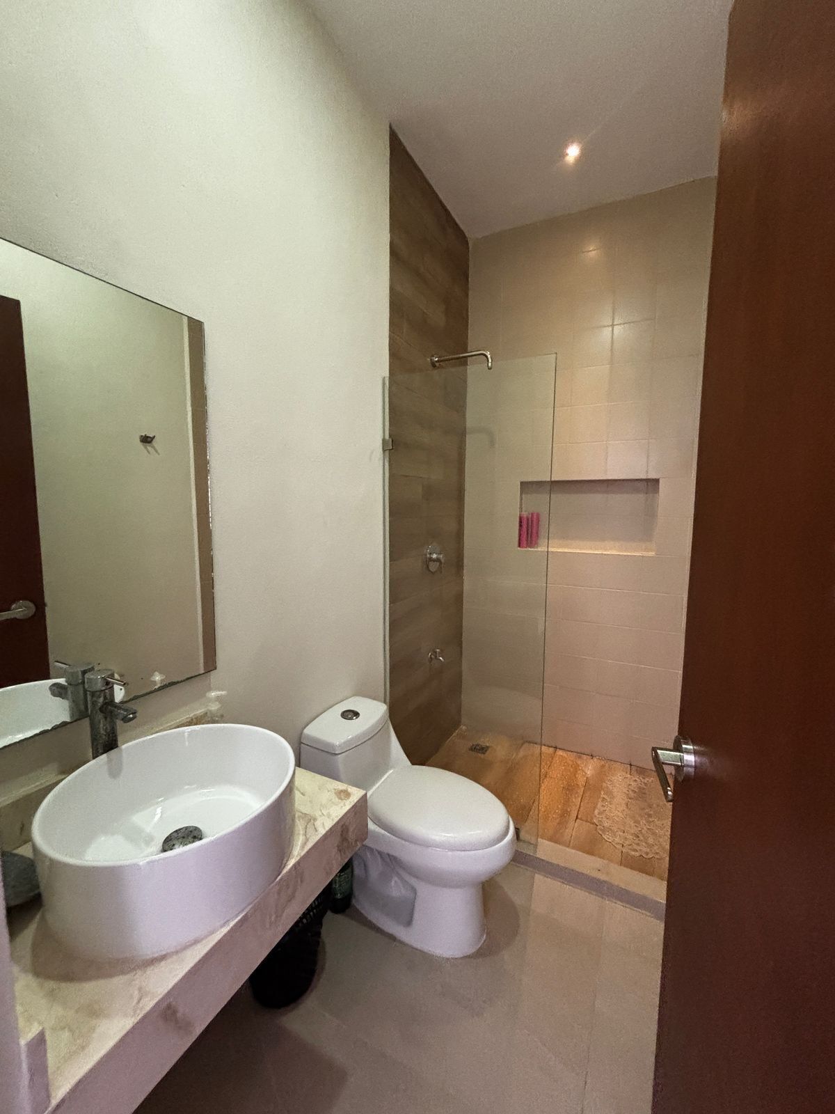 13 de 19: Baño Tercera Habitación