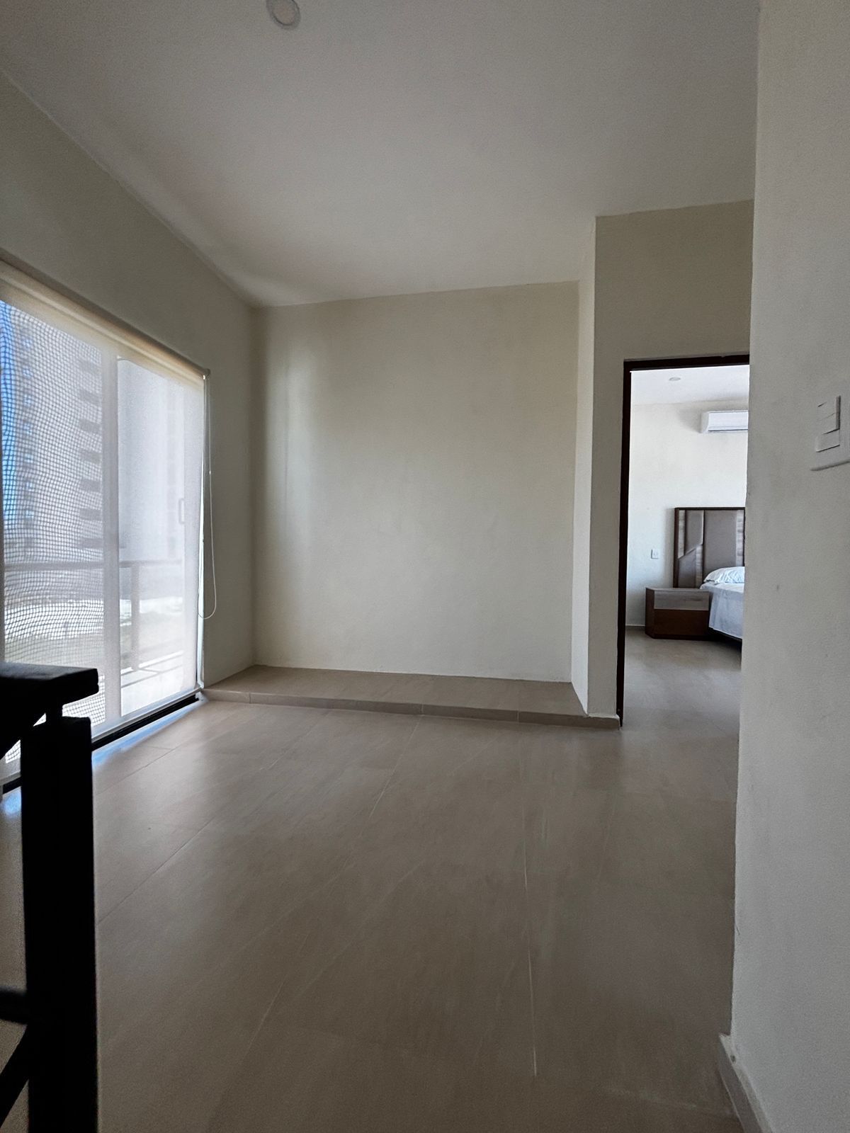 8 de 19: Pasillo y Espacio Para Closet de Blancos