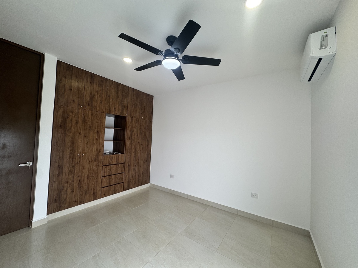 11 of 23: Recámara 2