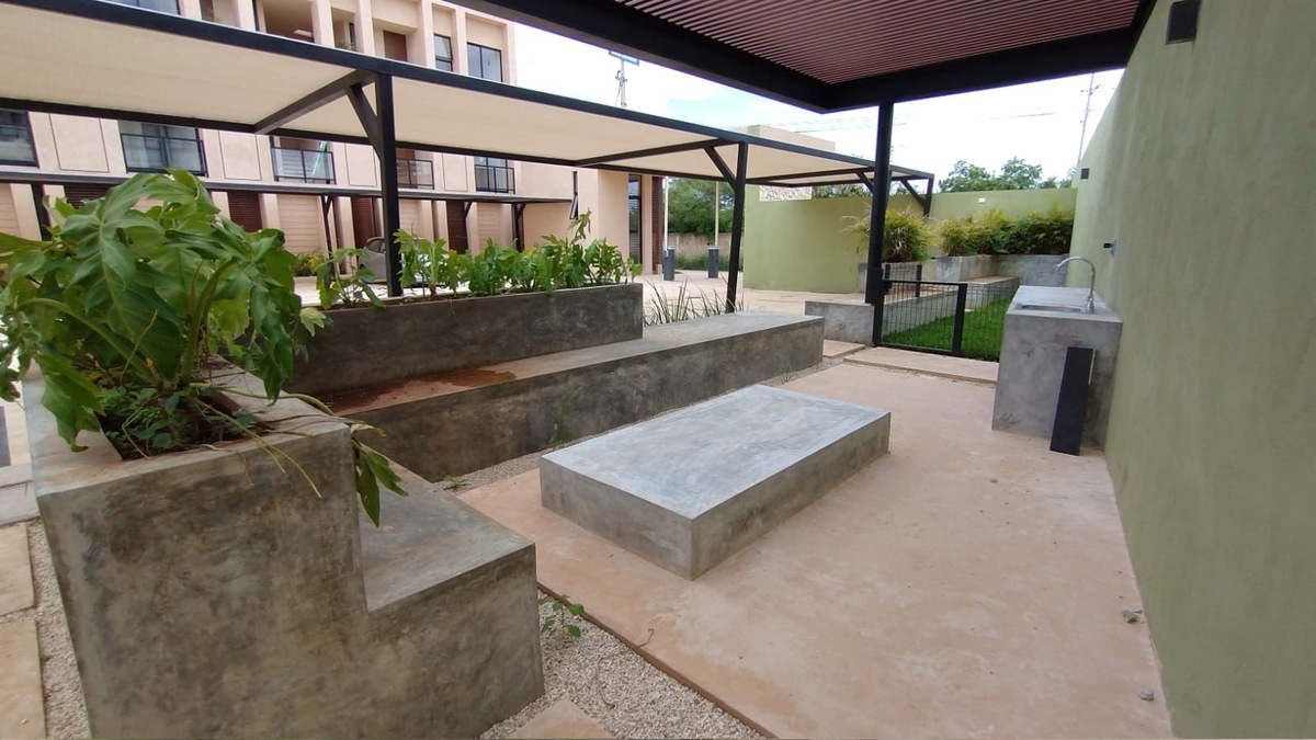 16 of 23: Terraza abierta