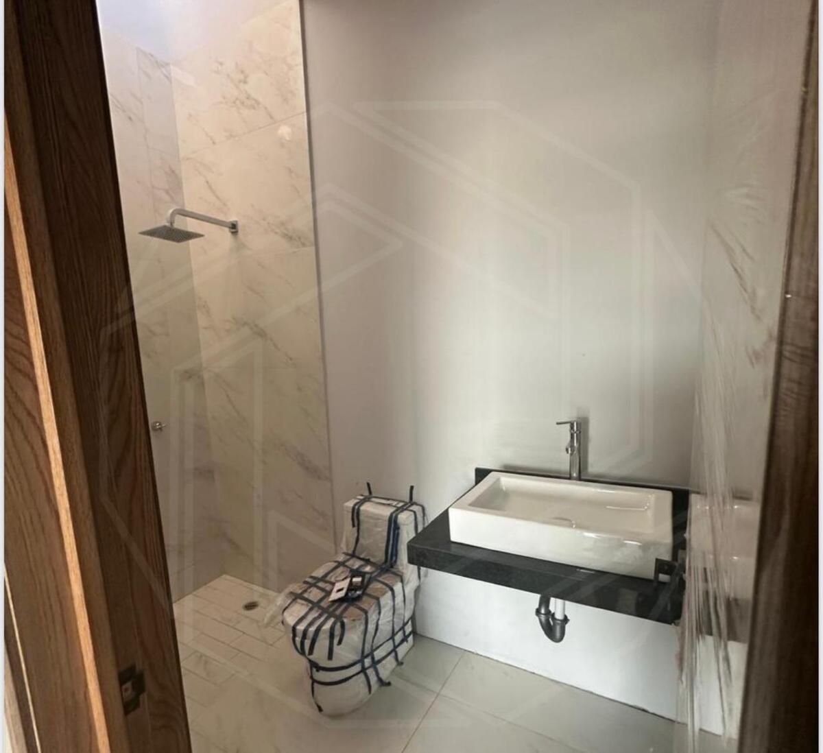 5 of 18: BAÑO CUARTO DE PLANTA BAJA