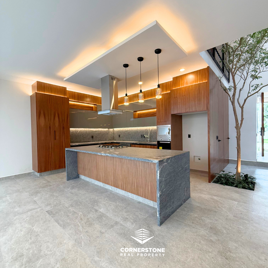 5 of 35: casa en venta en punto sur este con cocina integral