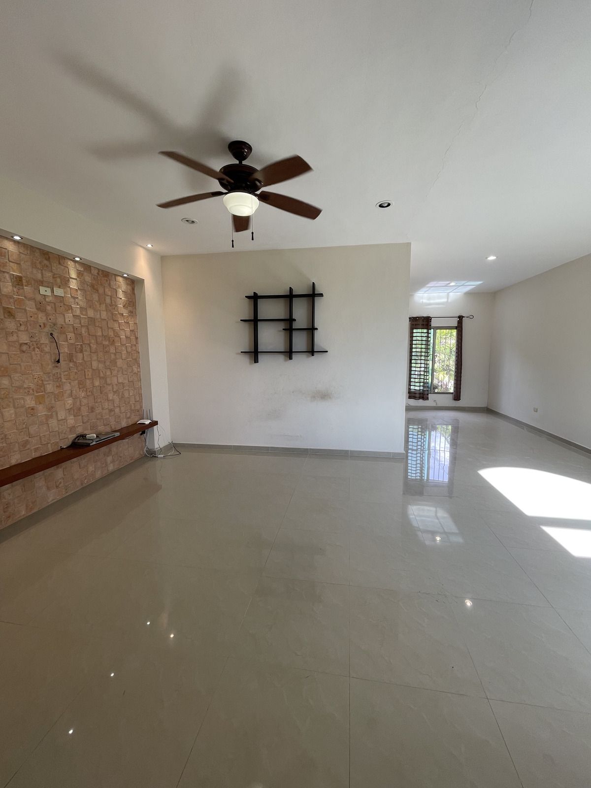 17 de 24: family room/sala de tv