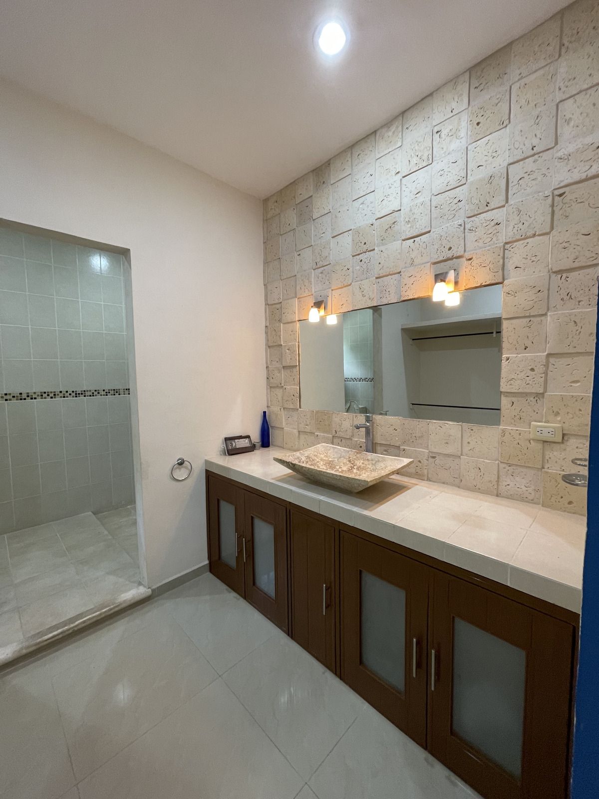 20 de 24: baño completo planta alta