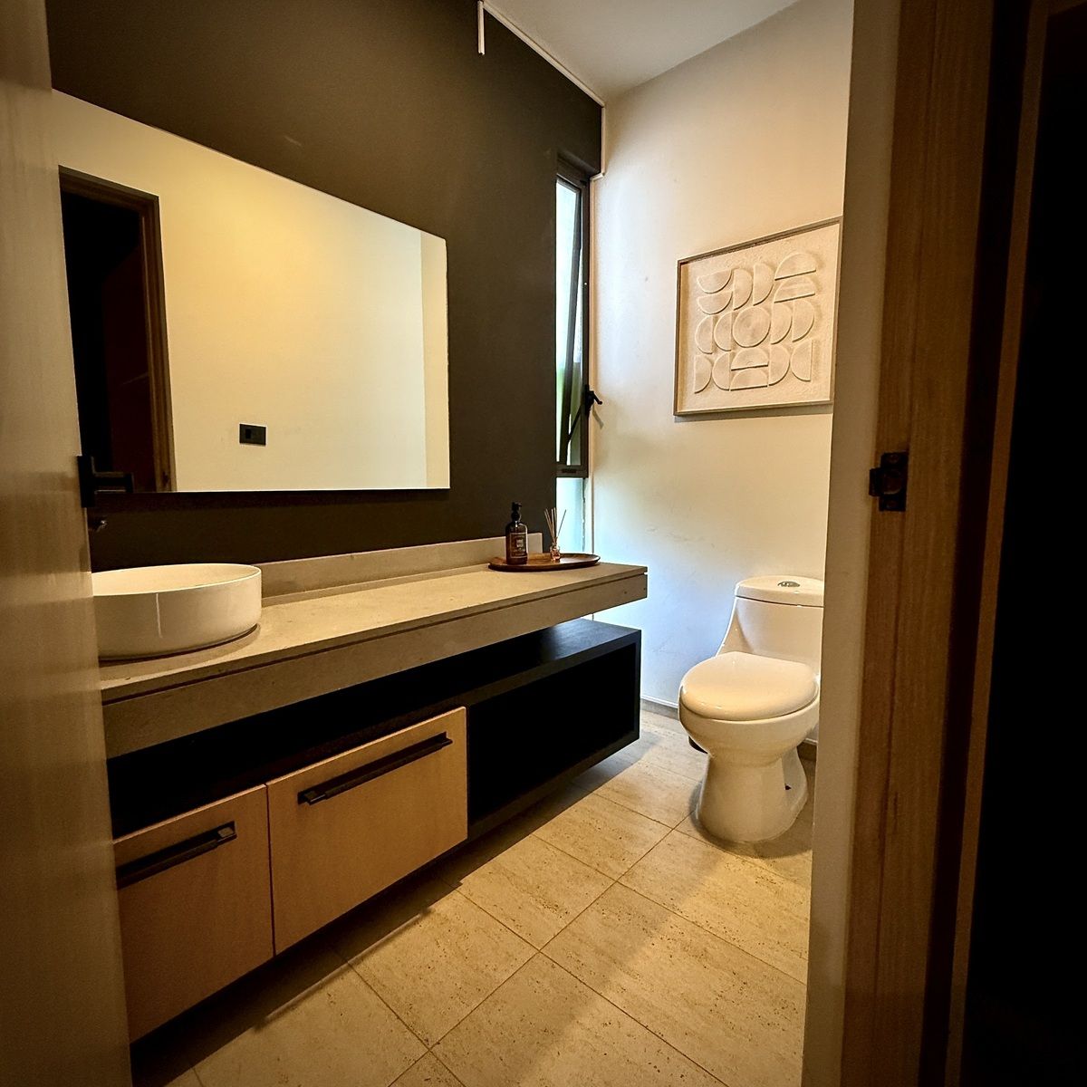 4 of 11: Baño de visitas