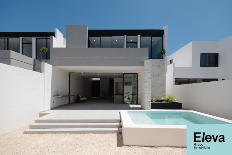 1 of 28: Fachada Trasera