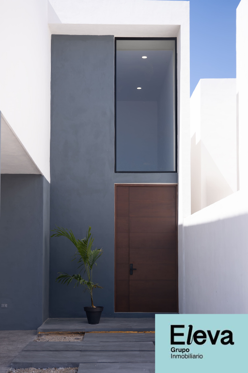 4 of 28: Puerta Principal