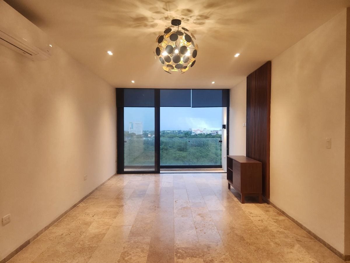 1 of 14: Sala y Comedor