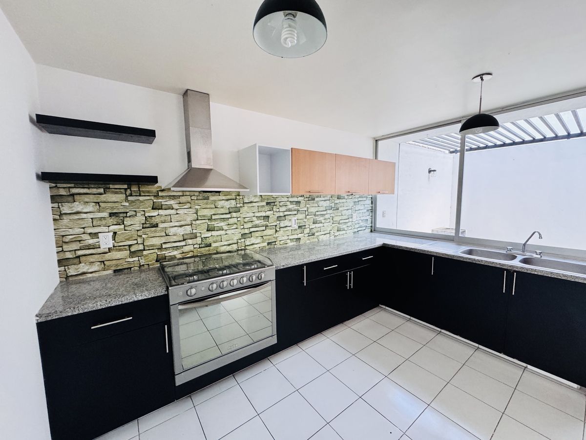 5 of 24: cocina