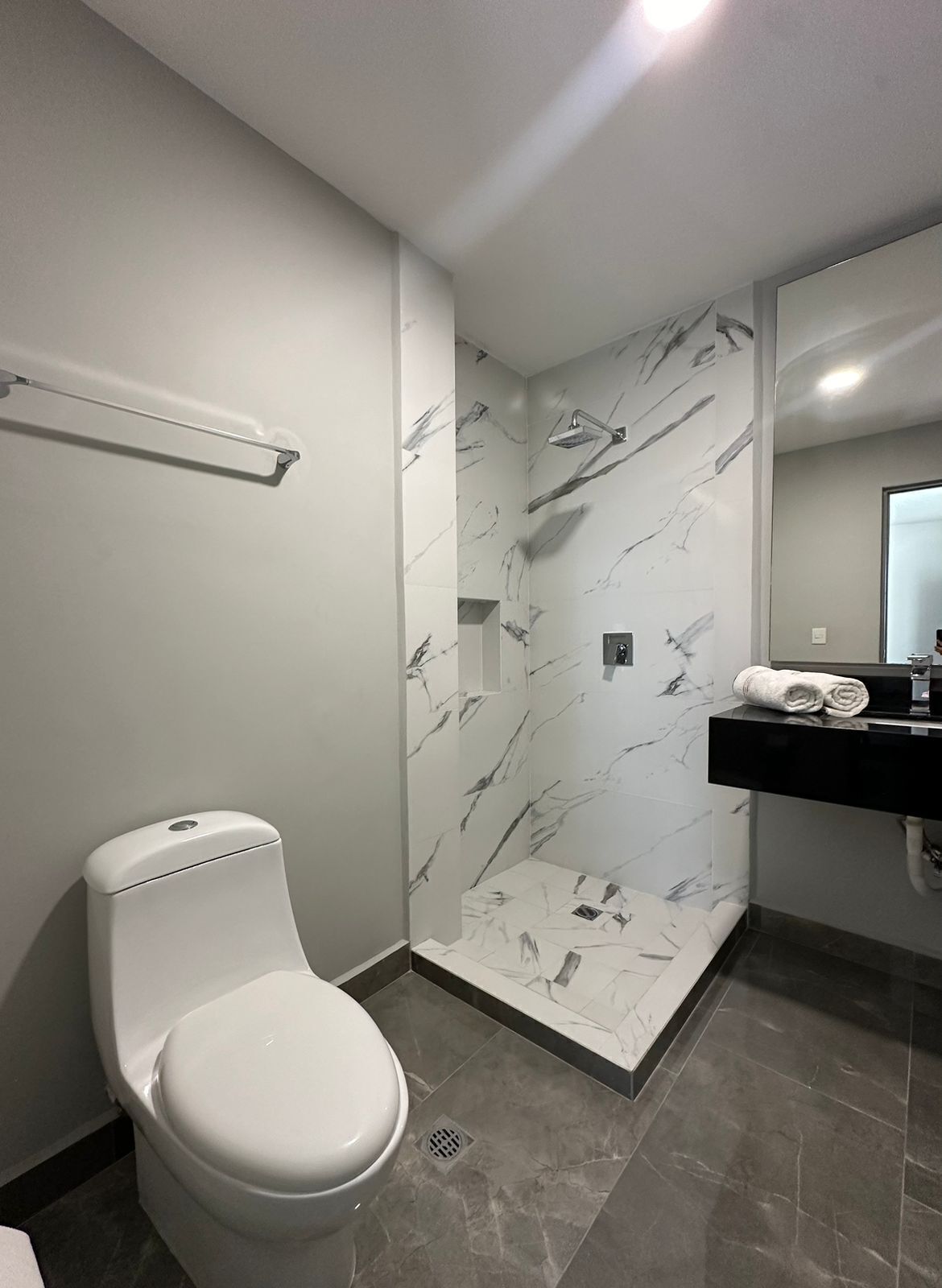 24 of 26: Baño 3ra recámara