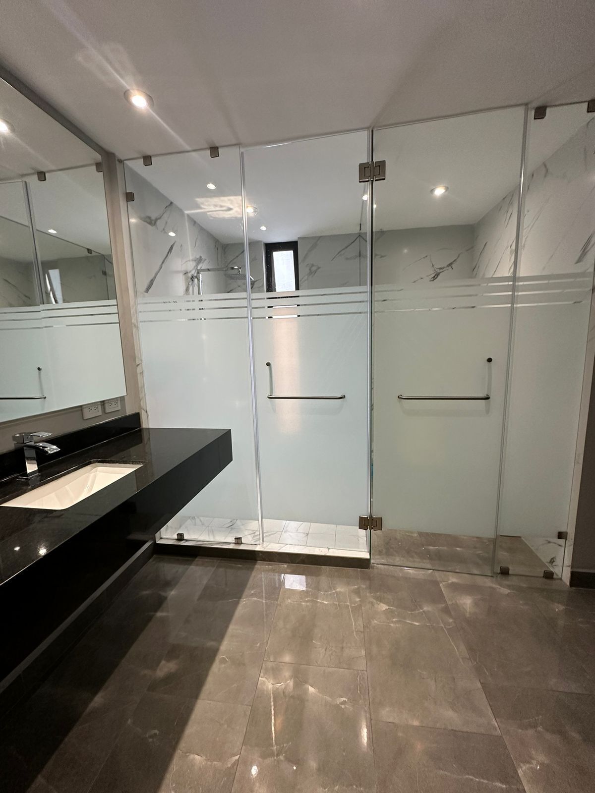 17 of 26: Baño recámara principal