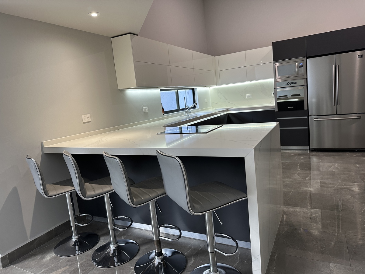 8 of 26: Barra desayunadora