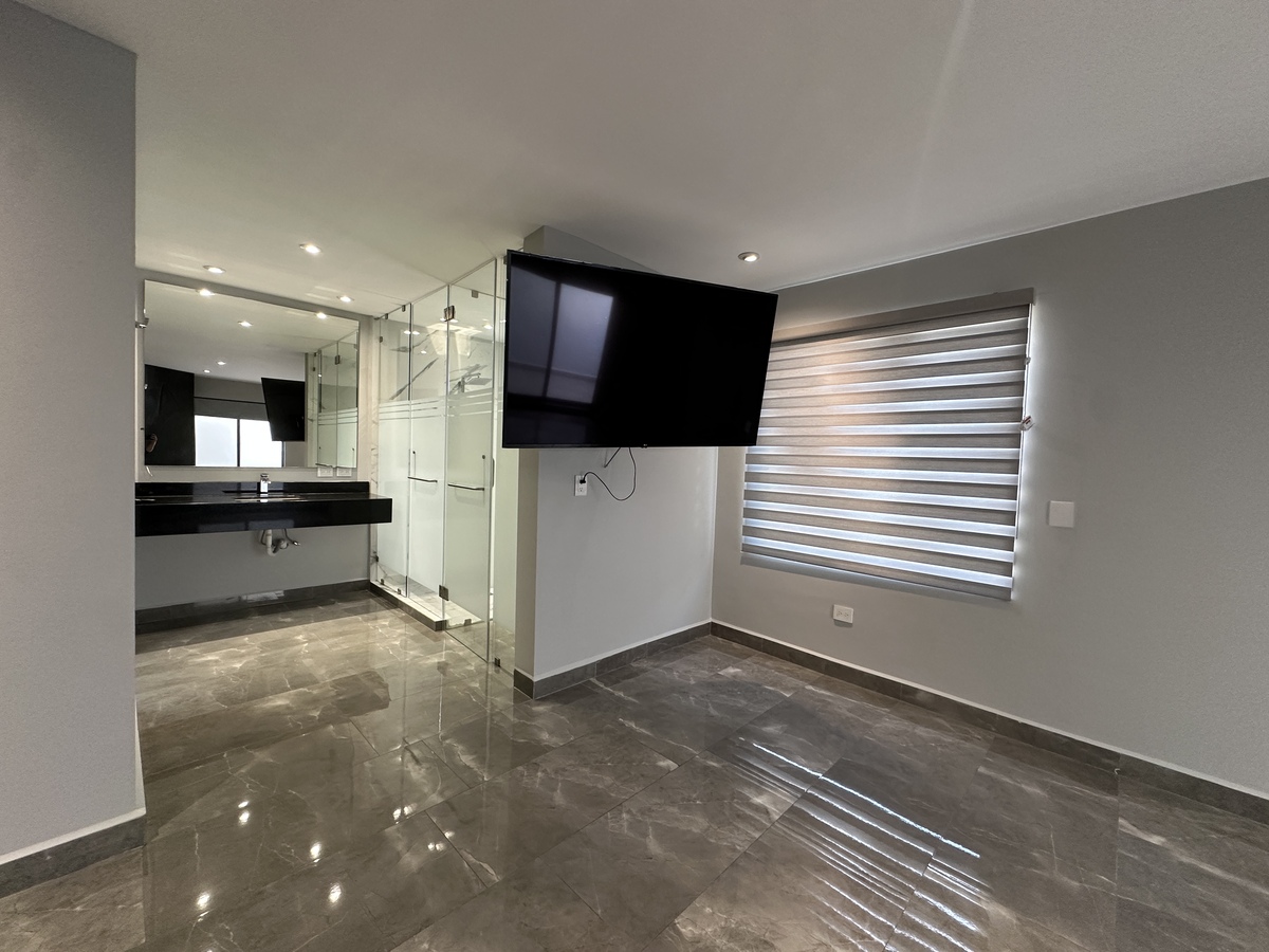 15 of 26: Recámara principal