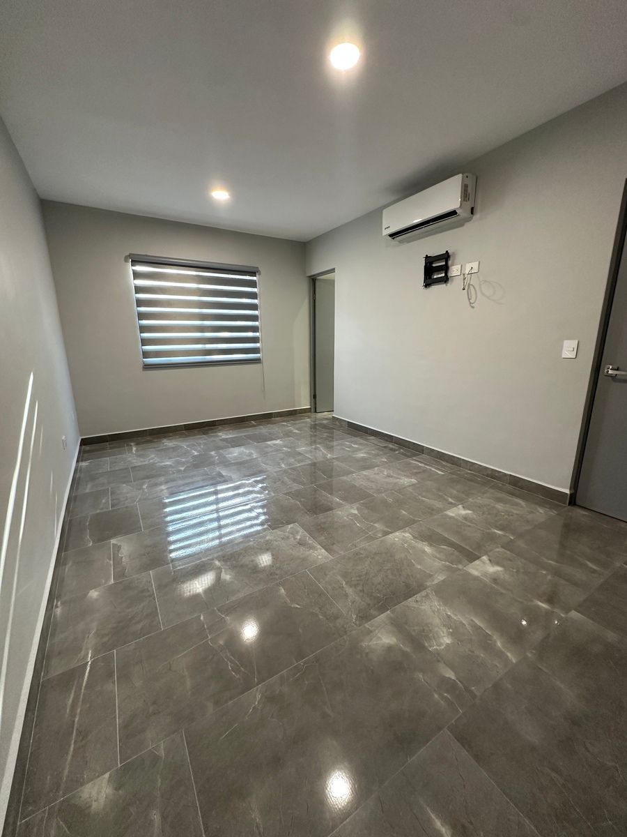 18 de 26: 2da  recámara con baño completo