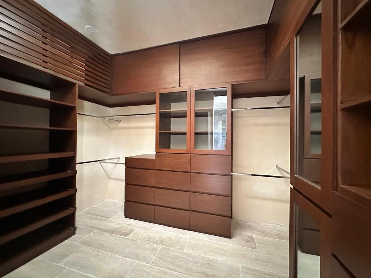 8 de 20: CLOSET VESTIDOR REC PRINCIPAL