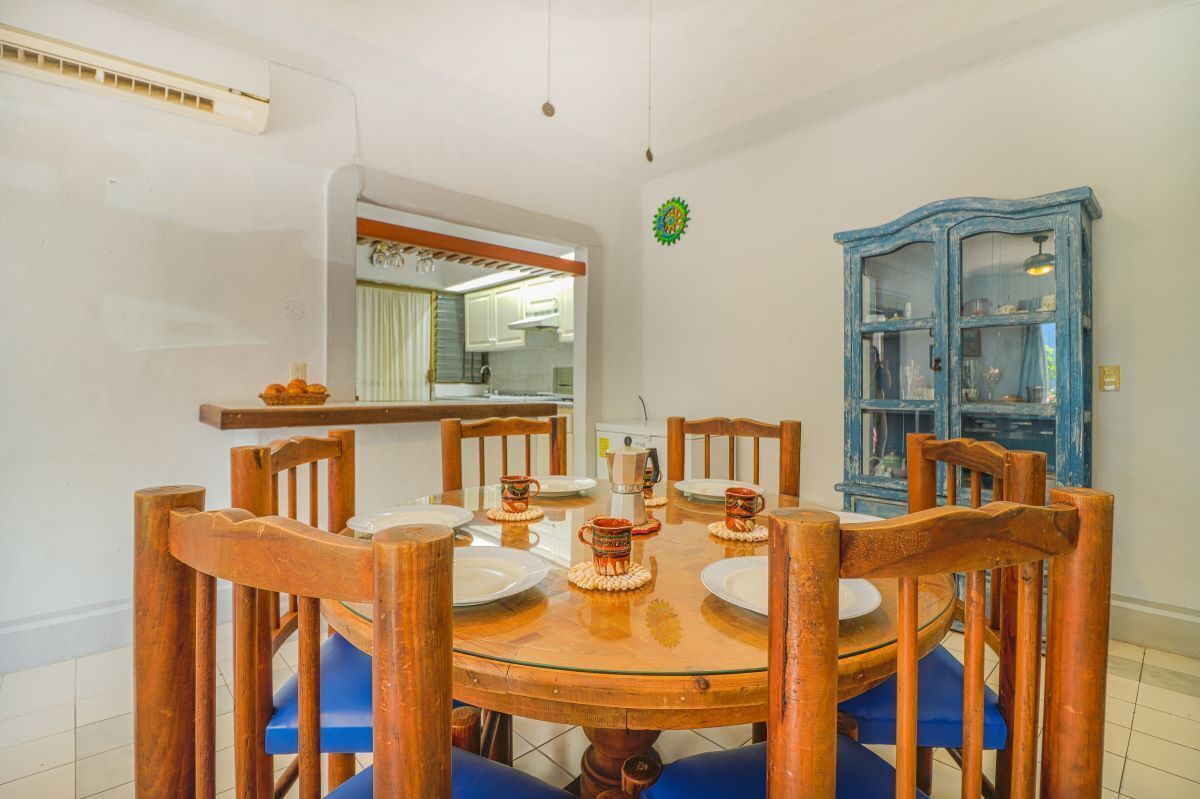 2 of 13: Comedor