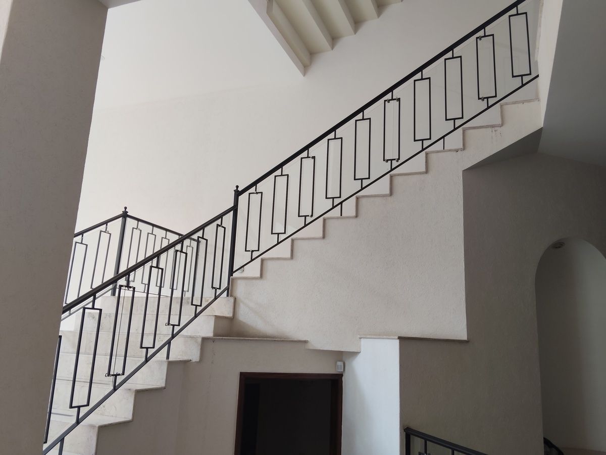 12 de 40: Escaleras primer nivel