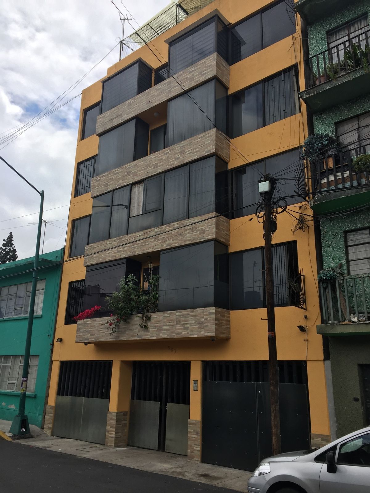 1 de 14: fachada edificio