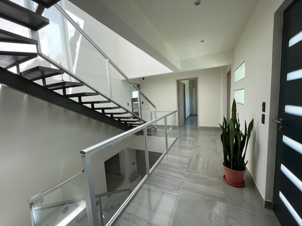 2 of 20: https://assets.easybroker.com/property_images/5451559/943916