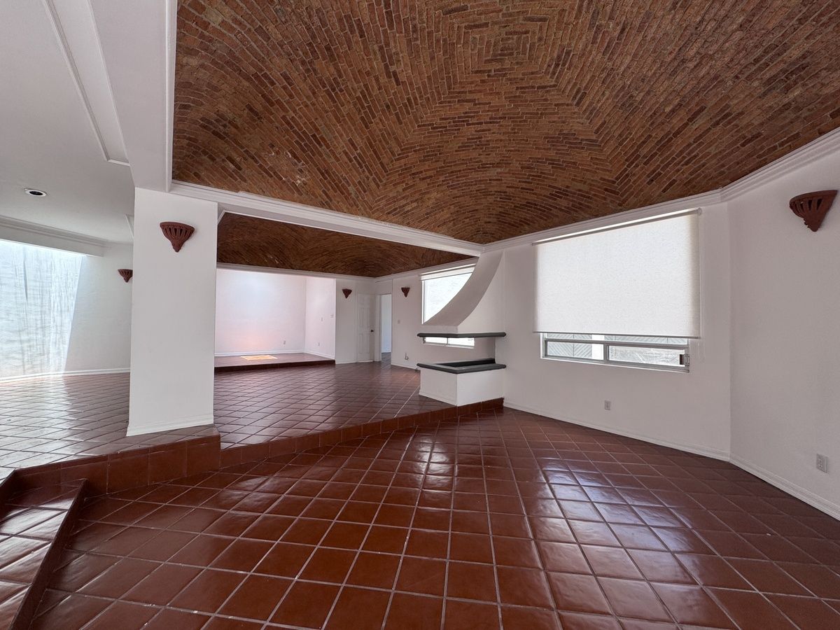 4 of 15: VISTA DE LA SALA