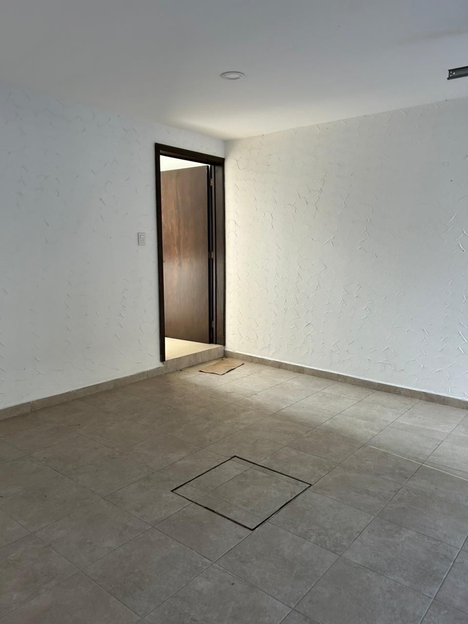 3 of 18: Garage