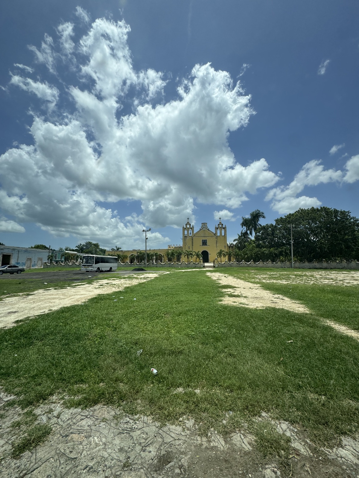 13 of 13: Iglesia del pueblo