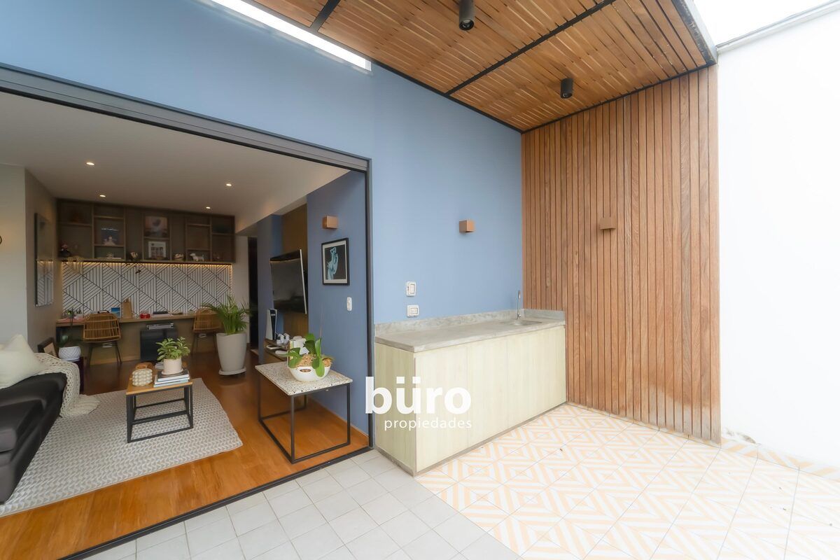 16 de 29: Vista desde la terraza, segundo nivel.