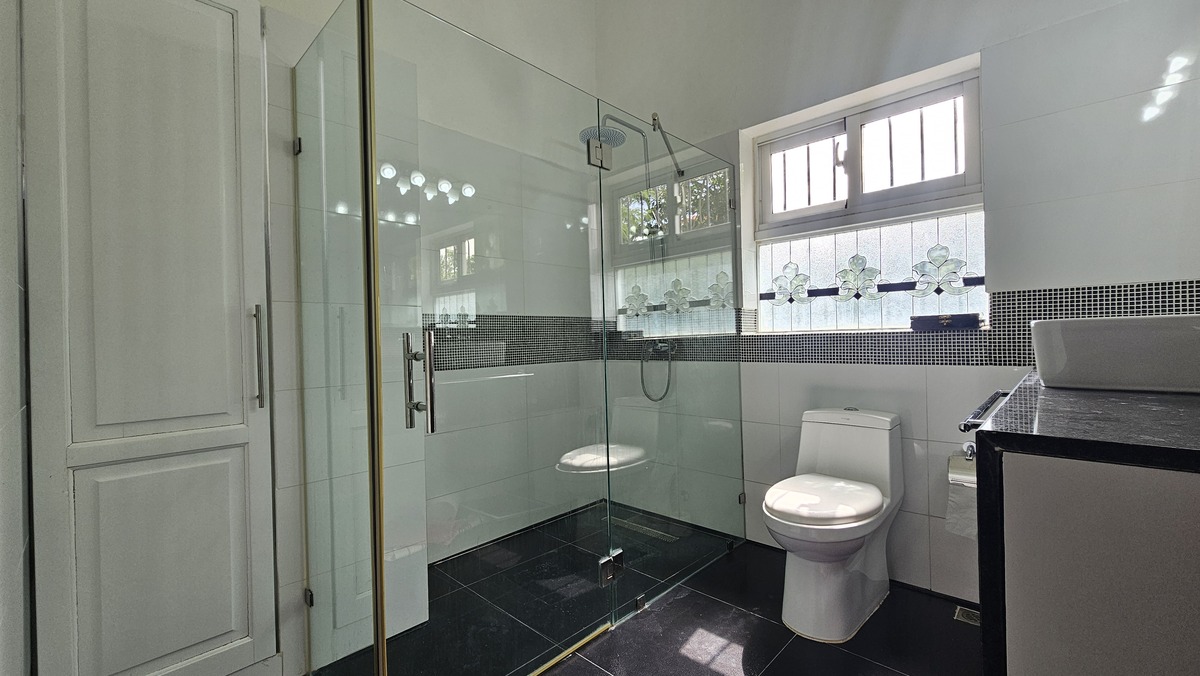 19 de 50: Ala 2 - Baño habitación