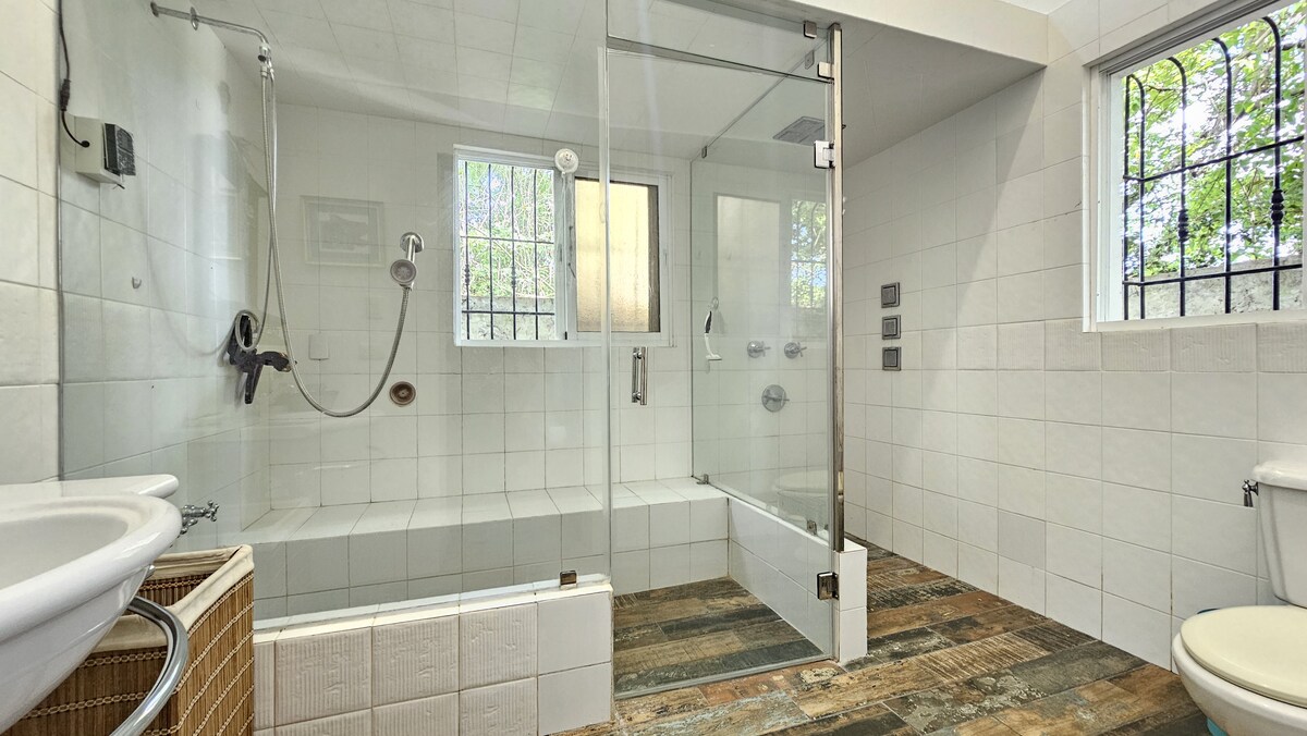27 de 50: Ala 1 - Baño habitación principal