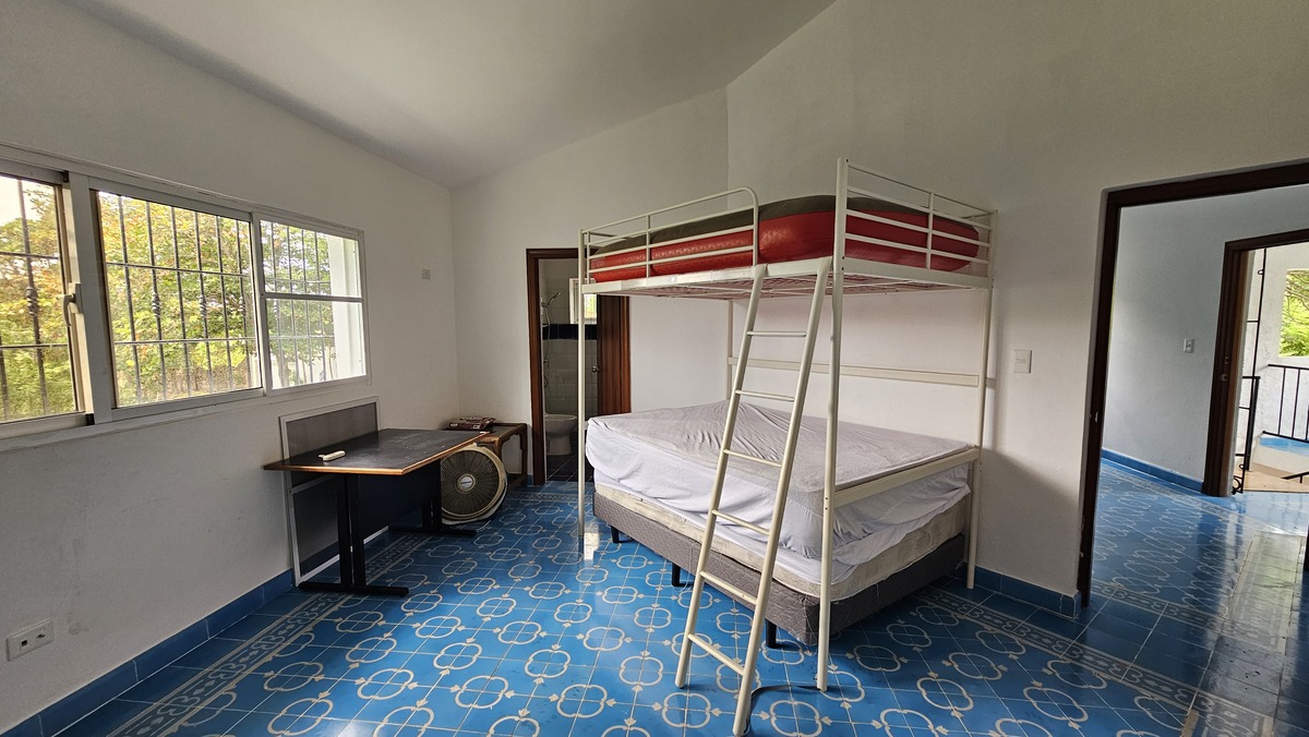 38 de 50: Apartamento 2 - Habitacióm