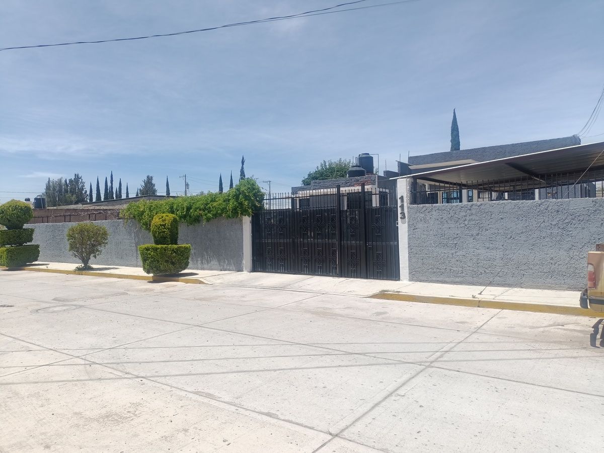 1 de 2: Fachada exterior