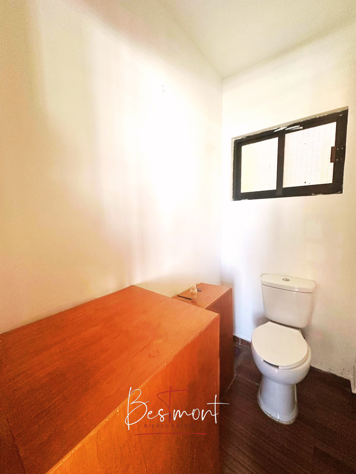 5 de 32: Baño local comercial