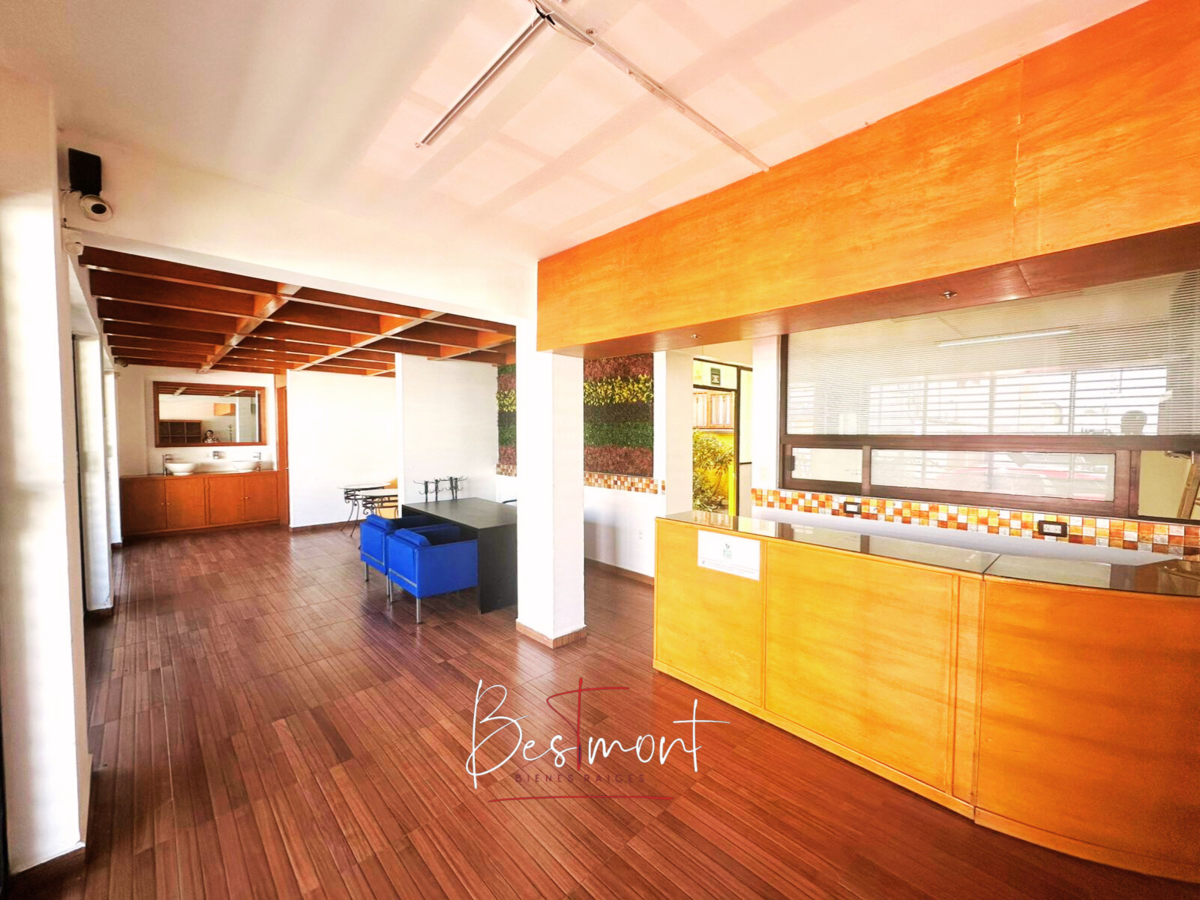 3 de 32: Interior local comercial