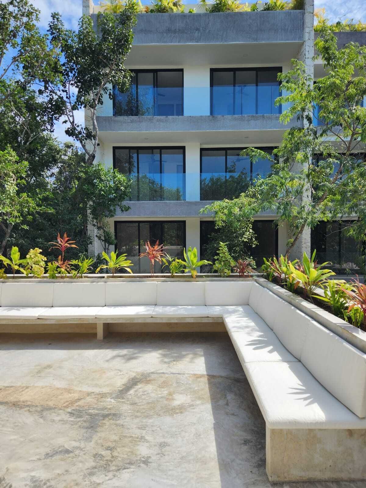 6 of 27: TERRAZA