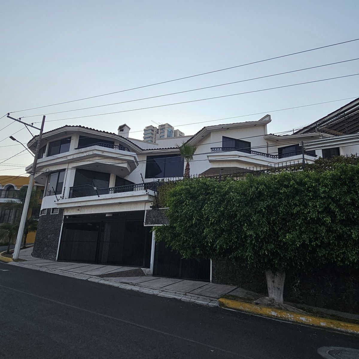 3 de 41: Fachada