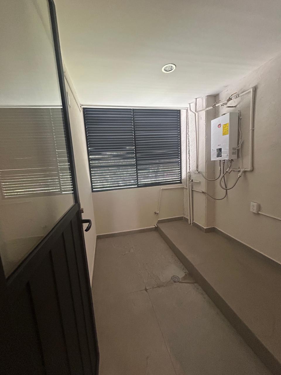 39 de 46: Cuarto de planchado