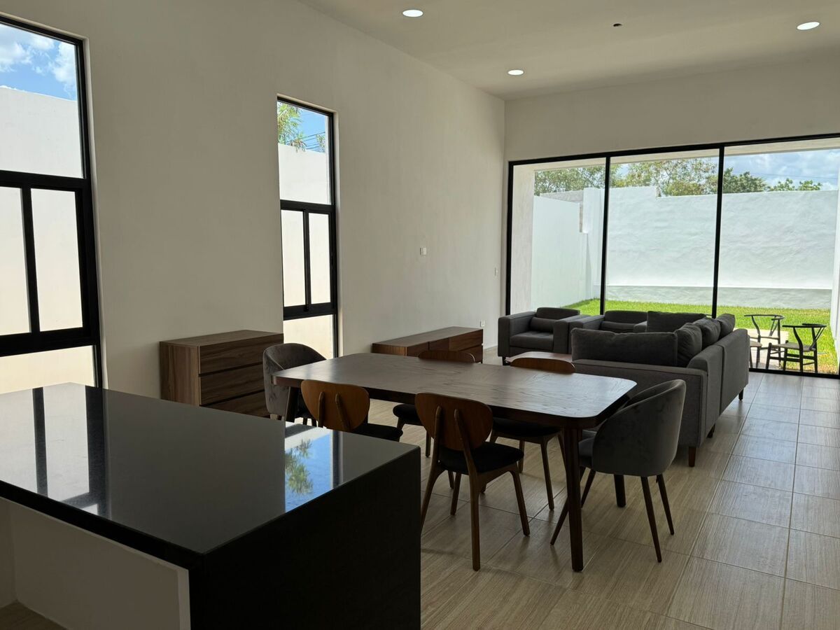 3 de 10: Sala y Comedor