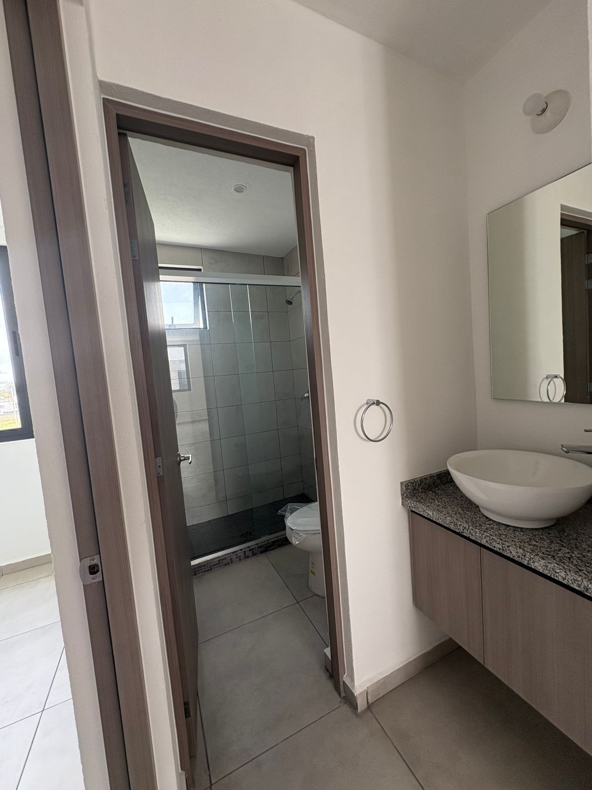8 de 15: BAÑO COMPLETO CON CANCEL