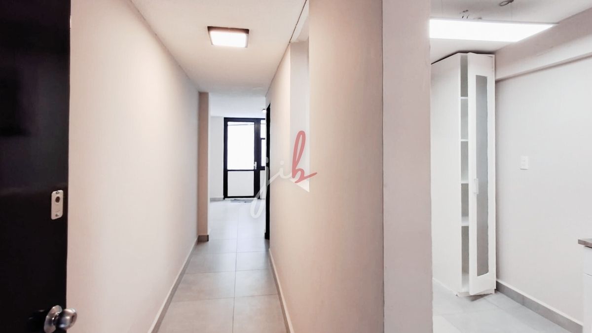 1 de 10: pasillo de acceso al departamento