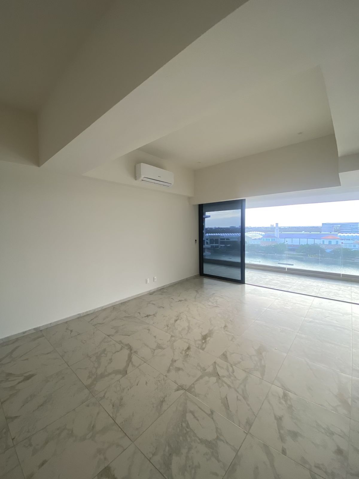 https://assets.easybroker.com/property_images/5453372/94428334/EB-TY3372.HEIC?version=1755298959