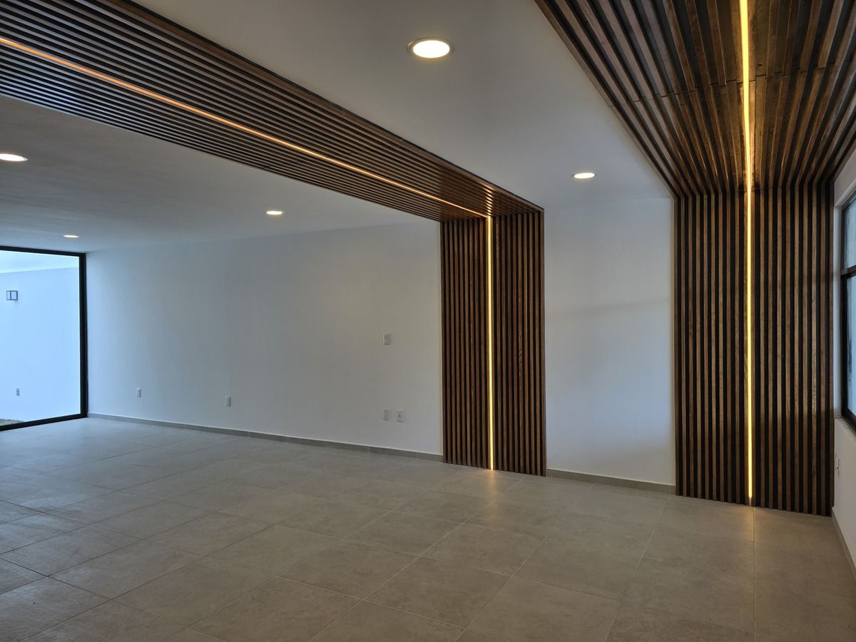 3 of 41: Sala-comedor