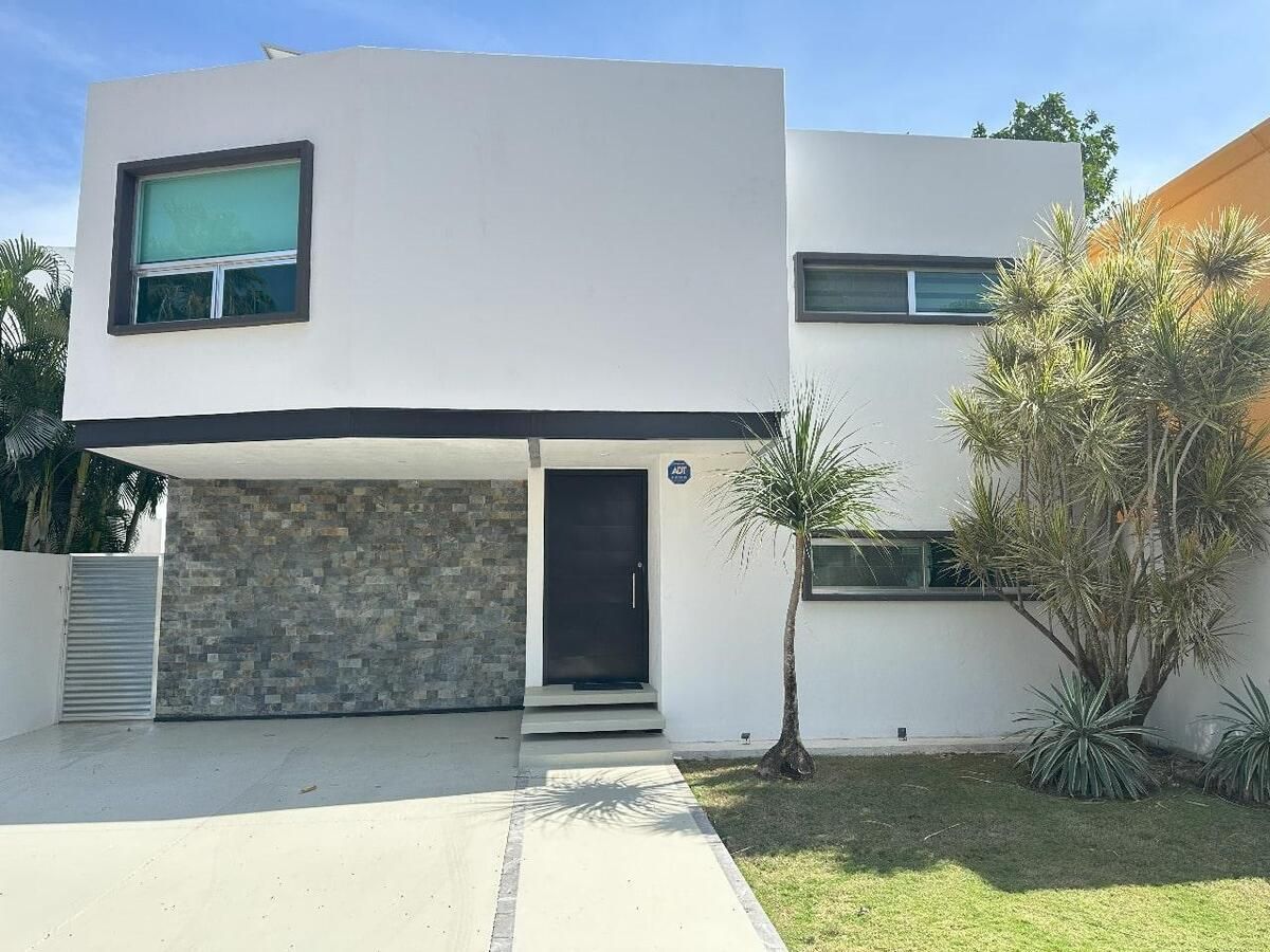 Playa Magna Playa del Carmen - Casa de 3 Recamaras en Venta