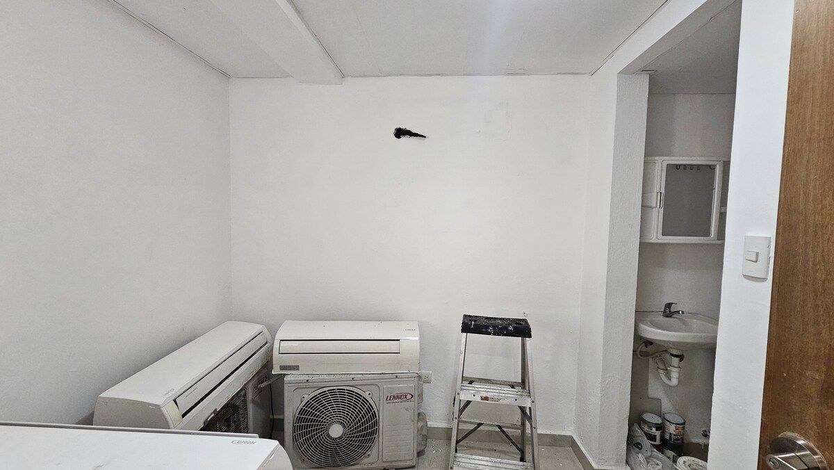 9 de 42: cuarto de servicio (aires no incluidos)