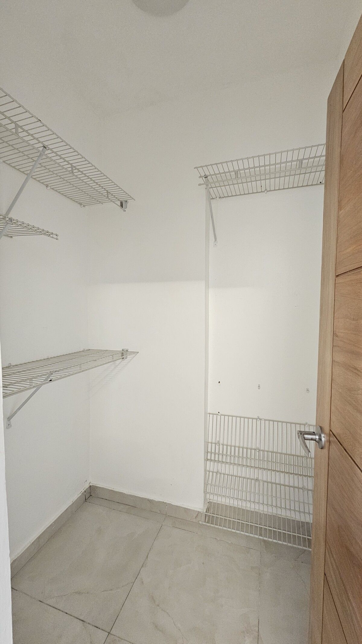 26 de 42: Closet habitacion secundaria