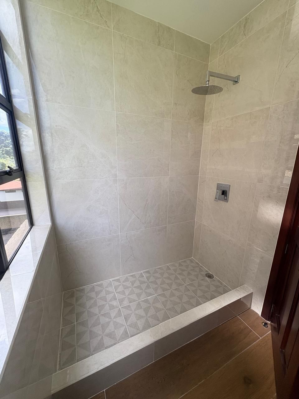 Apartamento en Zona 10, Guatemala, foto 4 de 15