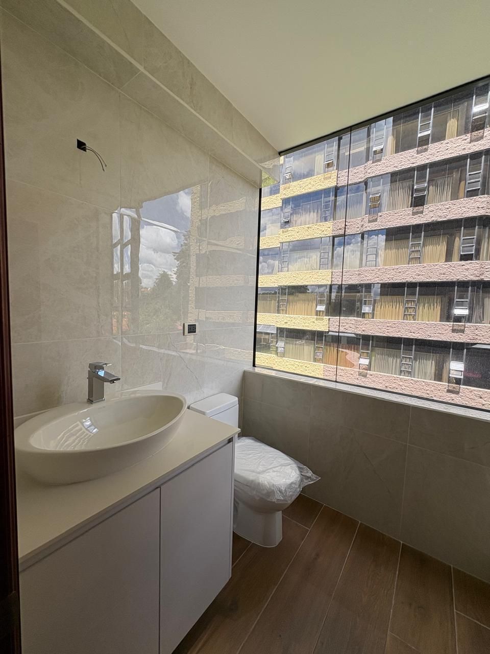 Apartamento en Zona 10, Guatemala, foto 5 de 15