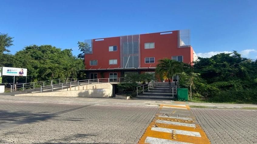 Oficina en Venta en Playacar  Ubicacion Exclusiva para tu Negocio